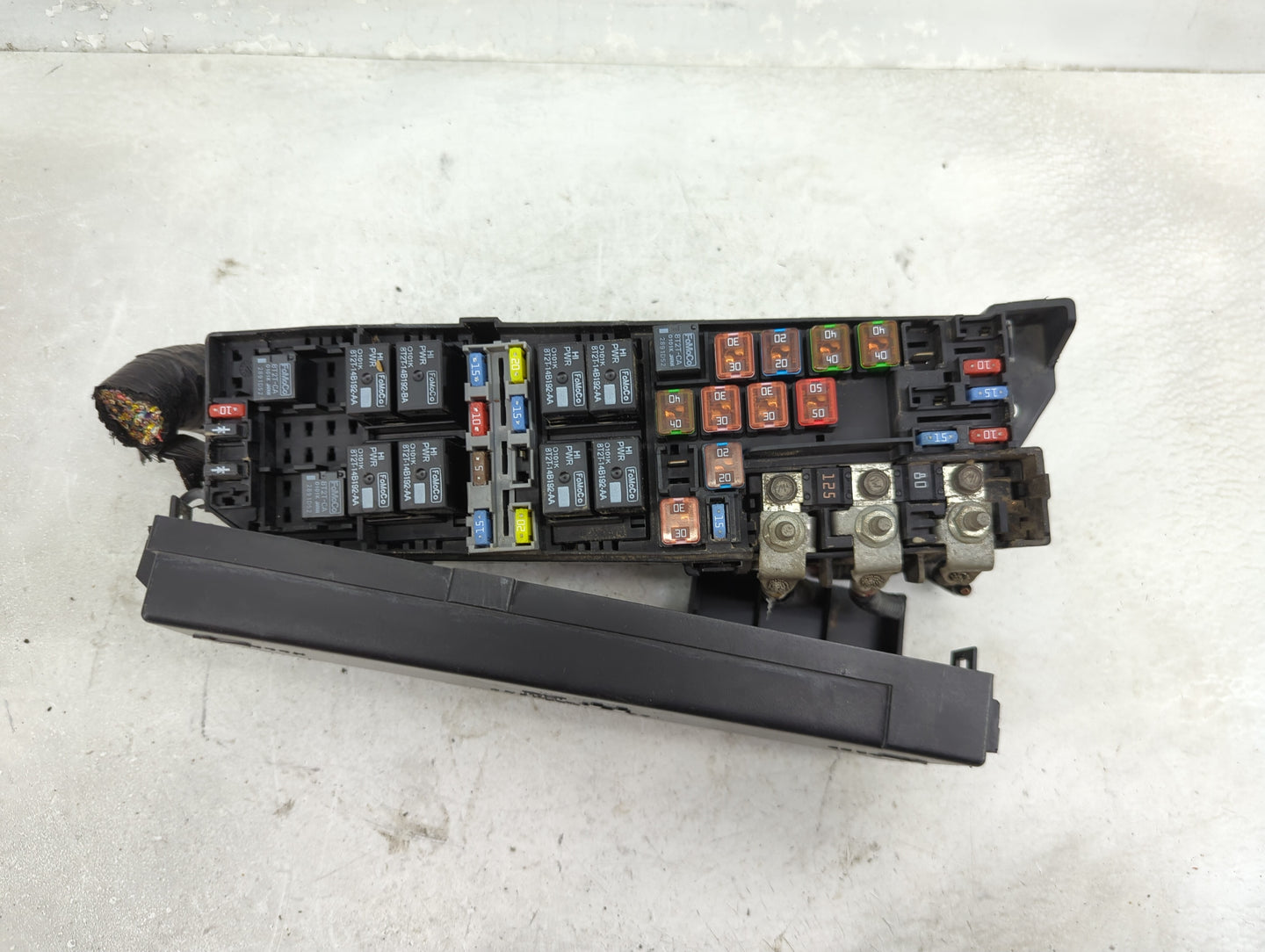 2011-2012 Ford Escape Fusebox Fuse Box Panel Relay Module P/N:8L8T-14A003-AE 3B0790100, 9L8T-14A003-BB Fits Fits 2011 2012 O