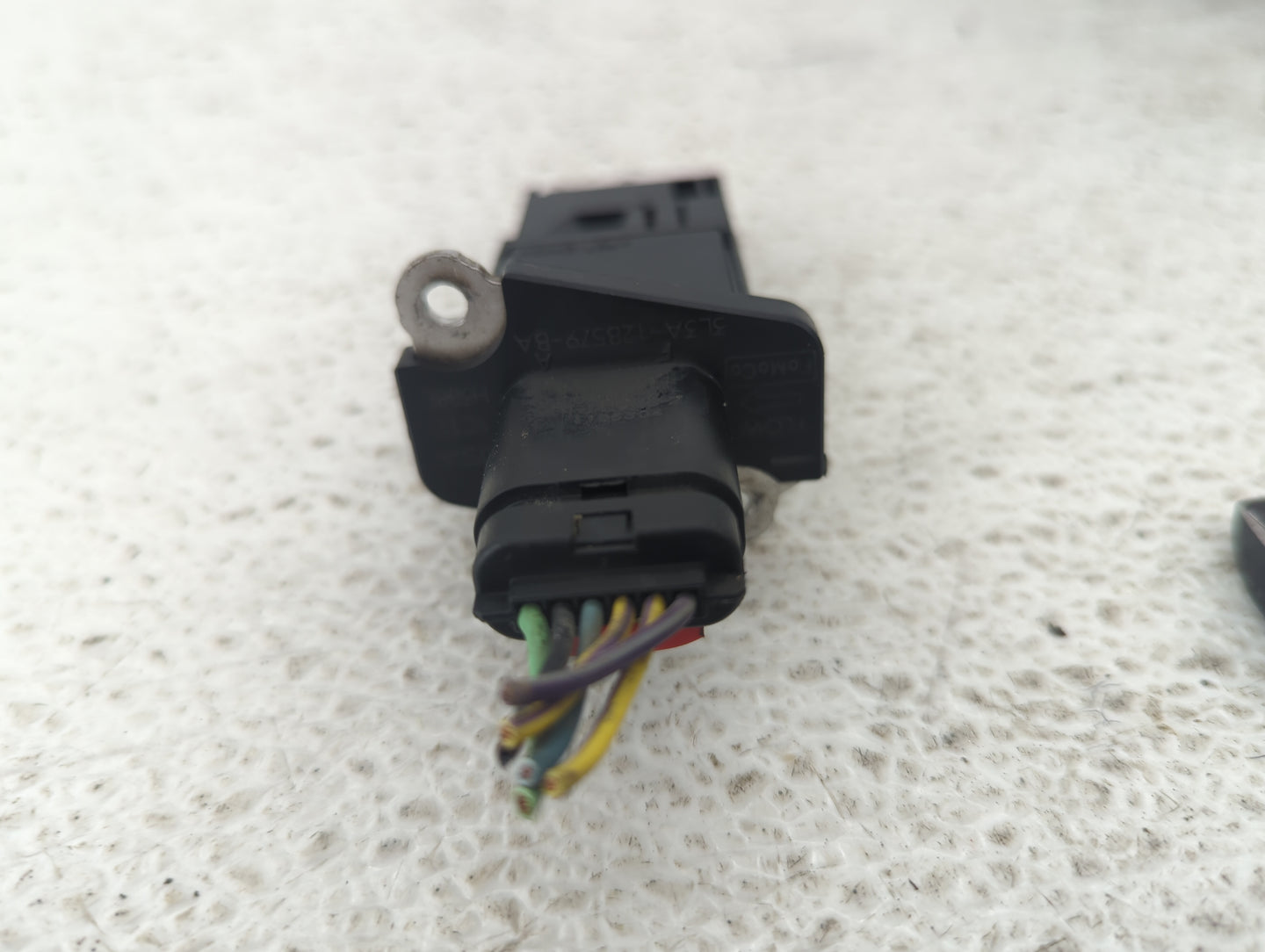 2005-2012 Ford Escape Mass Air Flow Meter Maf 1485390 - Oemusedautoparts1.com