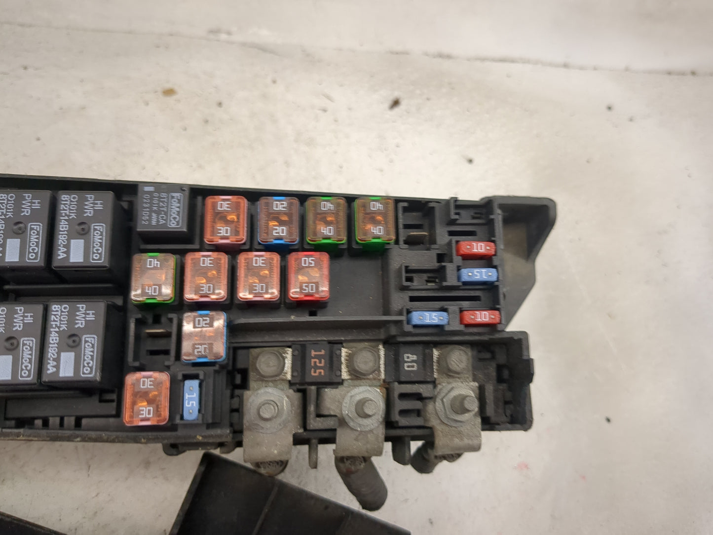 2011-2012 Ford Escape Fusebox Fuse Box Panel Relay Module P/N:9L8T-14A003-BB 8T2T-14B192-AA, 8T2T-CA Fits Fits 2011 2012 OEM
