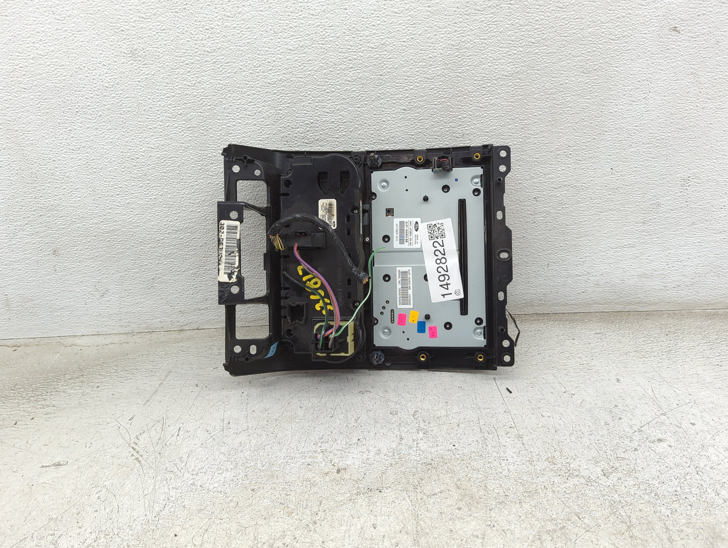 2009-2012 Ford Escape Radio Control Panel 1492822 - Oemusedautoparts1.com