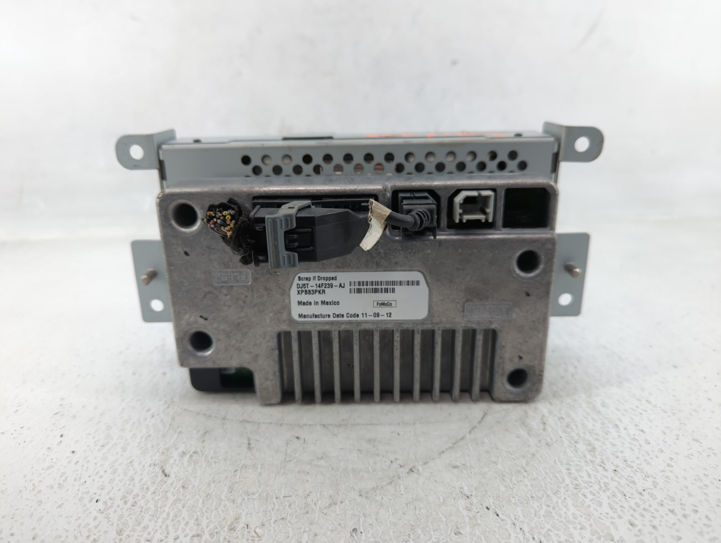 Ford Escape Information Display Screen - Oemusedautoparts1.com