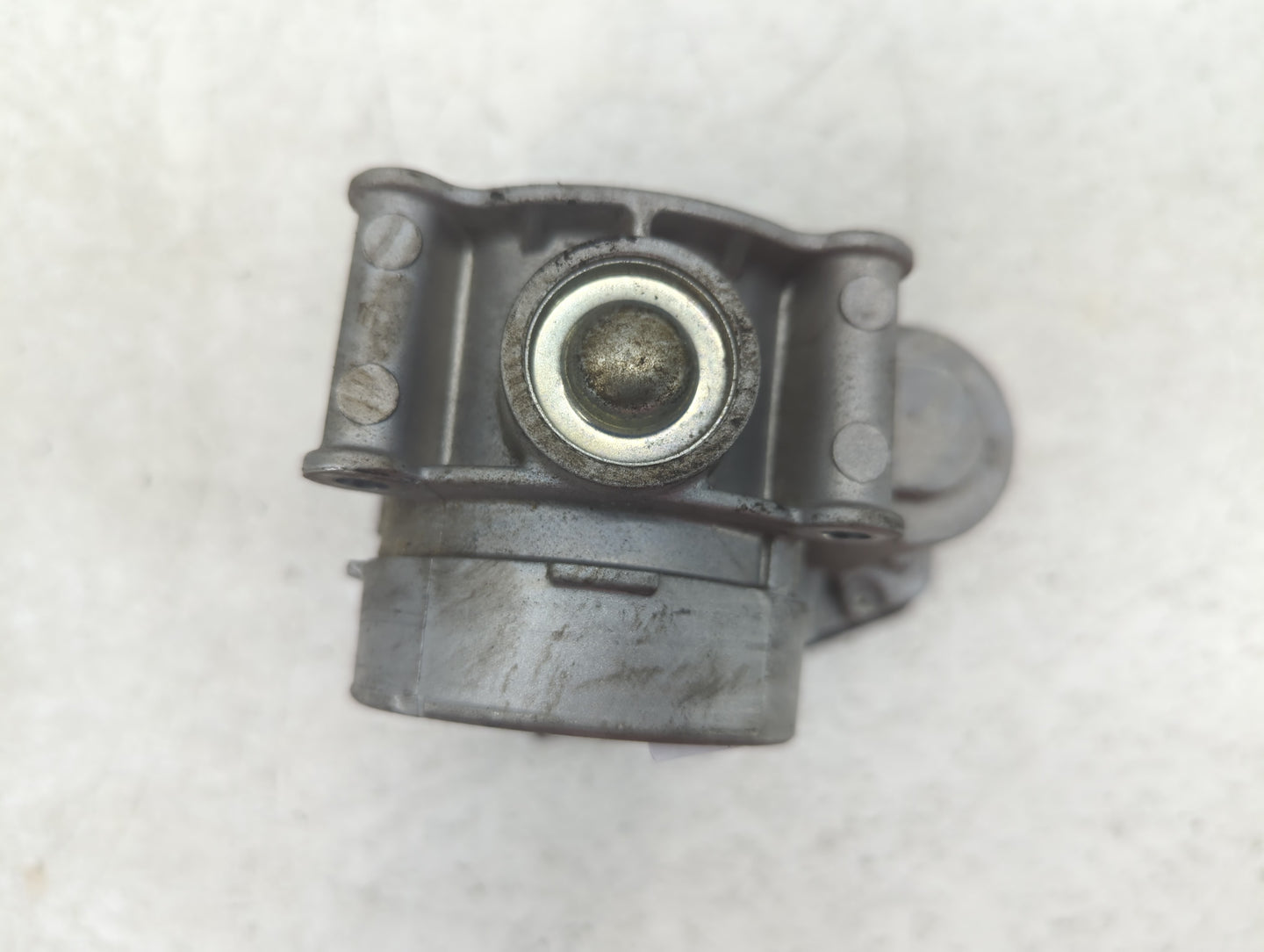 2009-2012 Ford Escape Throttle Body P/N:DS7E-9F991-AJ Fits Fits 2009 2010 2011 2012 OEM Used Auto Parts - Oemusedautoparts1.