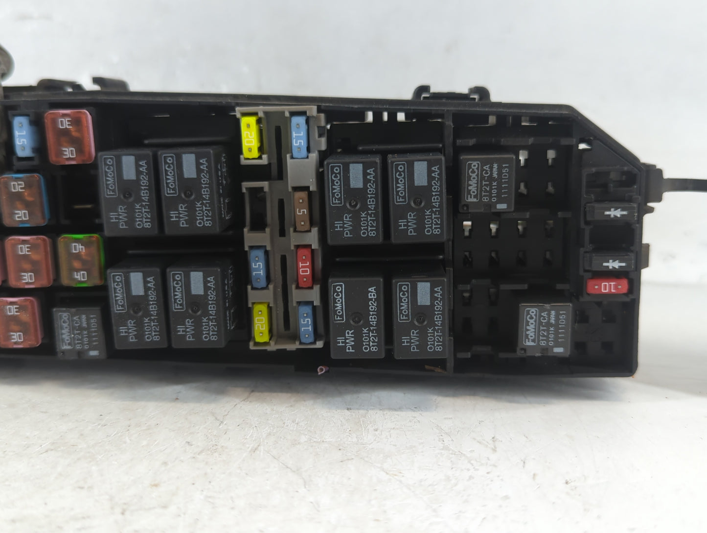 2011-2012 Ford Escape Fusebox Fuse Box Panel Relay Module P/N:8L8T-14A003-AE Fits Fits 2011 2012 OEM Used Auto Parts - Oemus