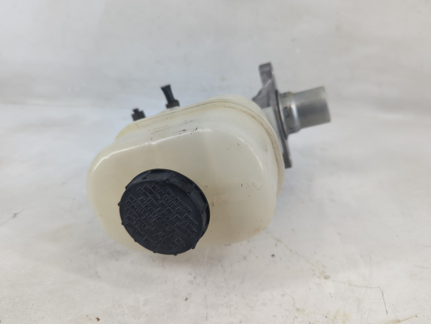 Ford Expedition Brake Master Cylinder 1198897 - Oemusedautoparts1.com