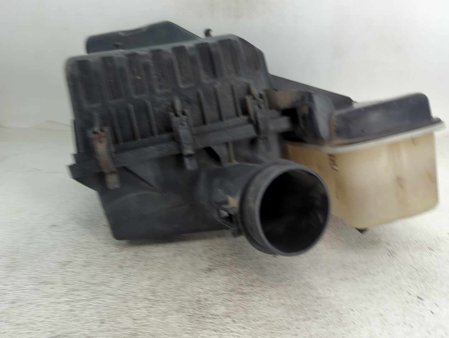 2010-2014 Ford Expedition Air Cleaner Intake-duct Hose Tube 1494160 - Oemusedautoparts1.com