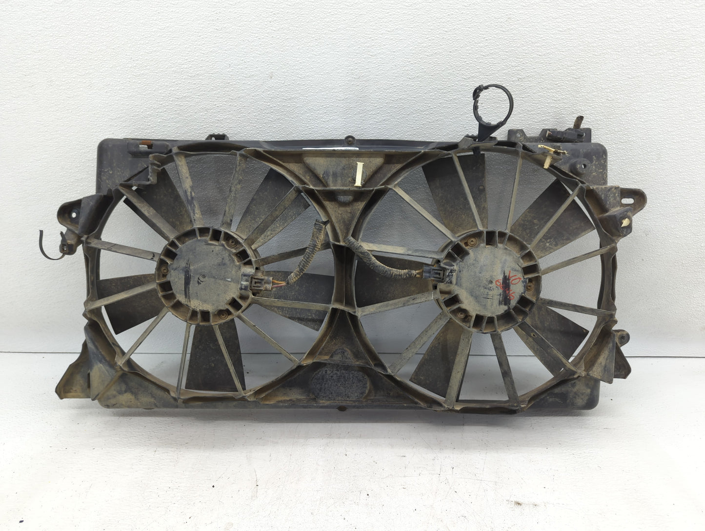 2017-2017 Ford Expedition Left Radiator Fan Motor Assembly Black - Oemusedautoparts1.com