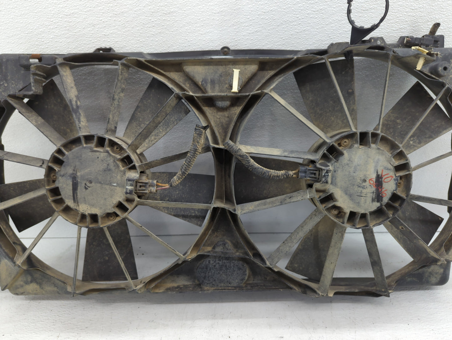 2017-2017 Ford Expedition Left Radiator Fan Motor Assembly Black - Oemusedautoparts1.com