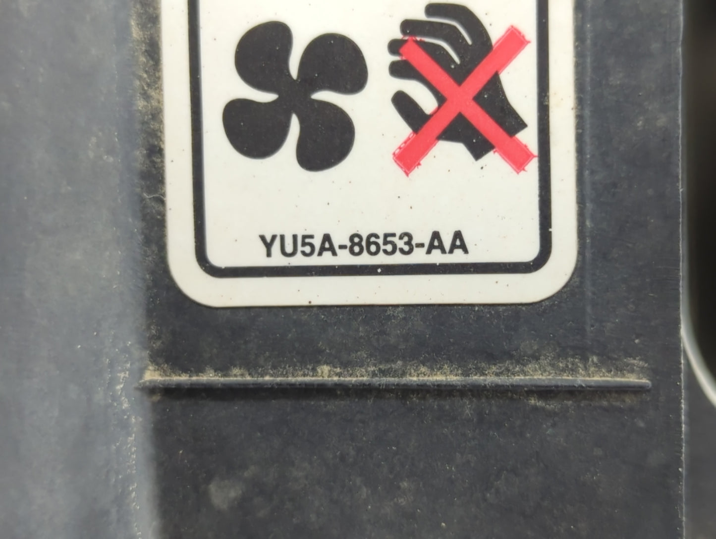 2017-2017 Ford Expedition Left Radiator Fan Motor Assembly Black - Oemusedautoparts1.com