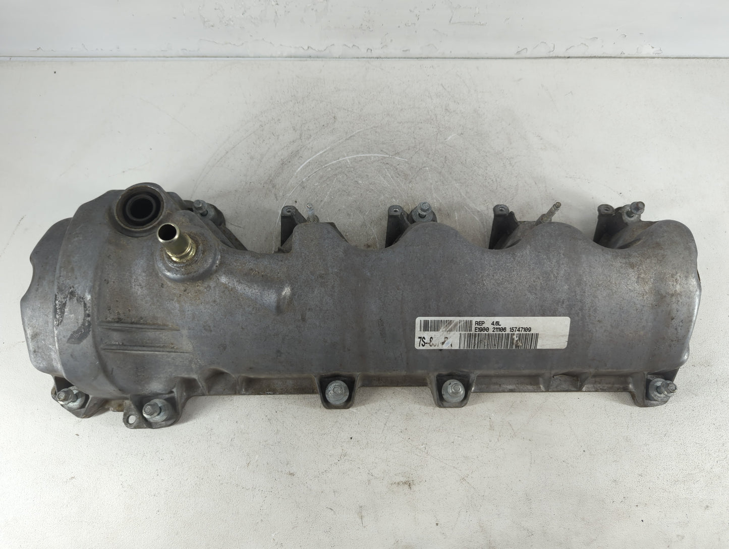 2011 Ford Expedition Driver Left Cylinder Head Valve Cover P/N:5527-6A513-JA Fits OEM Used Auto Parts - Oemusedautoparts1.co