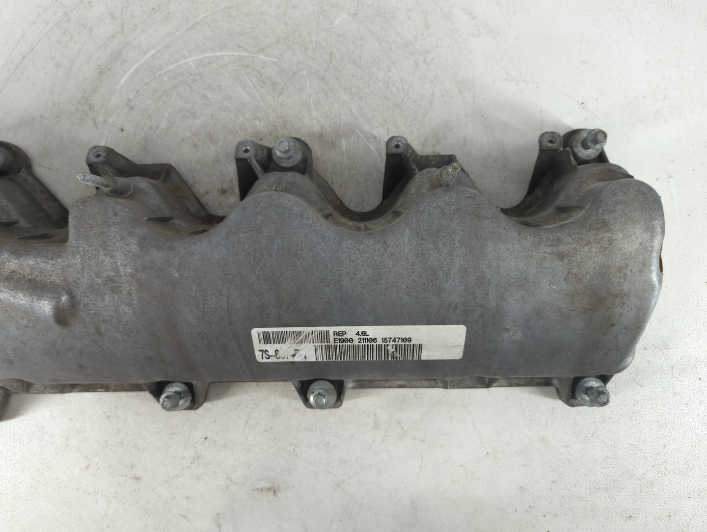 2011 Ford Expedition Driver Left Cylinder Head Valve Cover P/N:5527-6A513-JA Fits OEM Used Auto Parts - Oemusedautoparts1.co