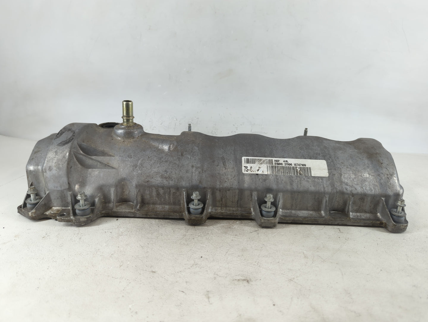 2011 Ford Expedition Driver Left Cylinder Head Valve Cover P/N:5527-6A513-JA Fits OEM Used Auto Parts - Oemusedautoparts1.co