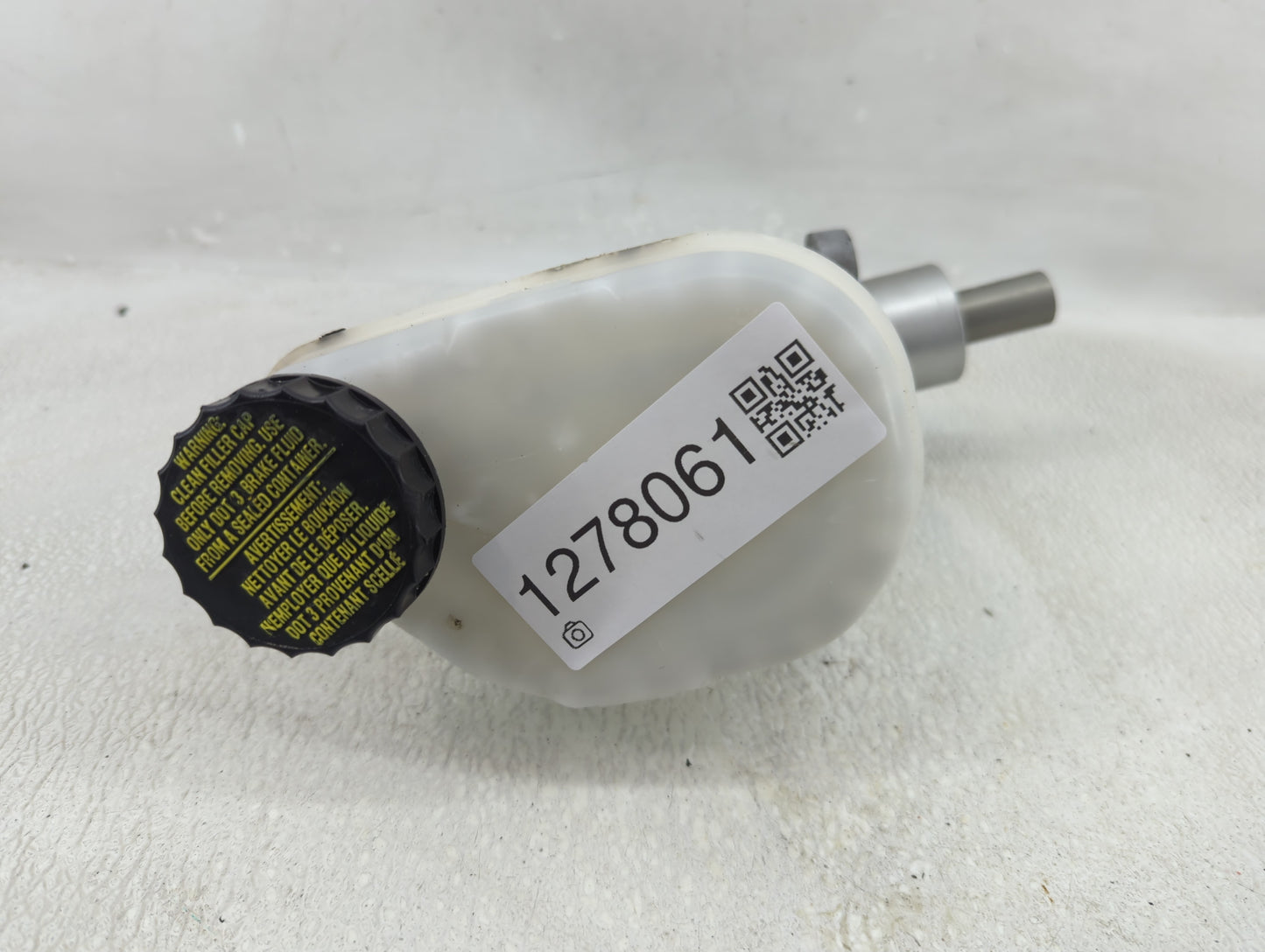 2011-2012 Ford Explorer Brake Master Cylinder - Oemusedautoparts1.com