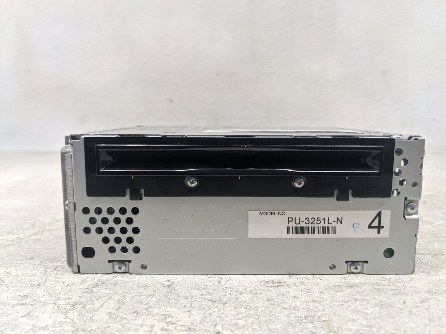 2011 Ford Explorer Radio AM FM Cd Player Receiver Replacement P/N:BB5T-19C107-AN BB5T-19C107-BS Fits OEM Used Auto Parts - O