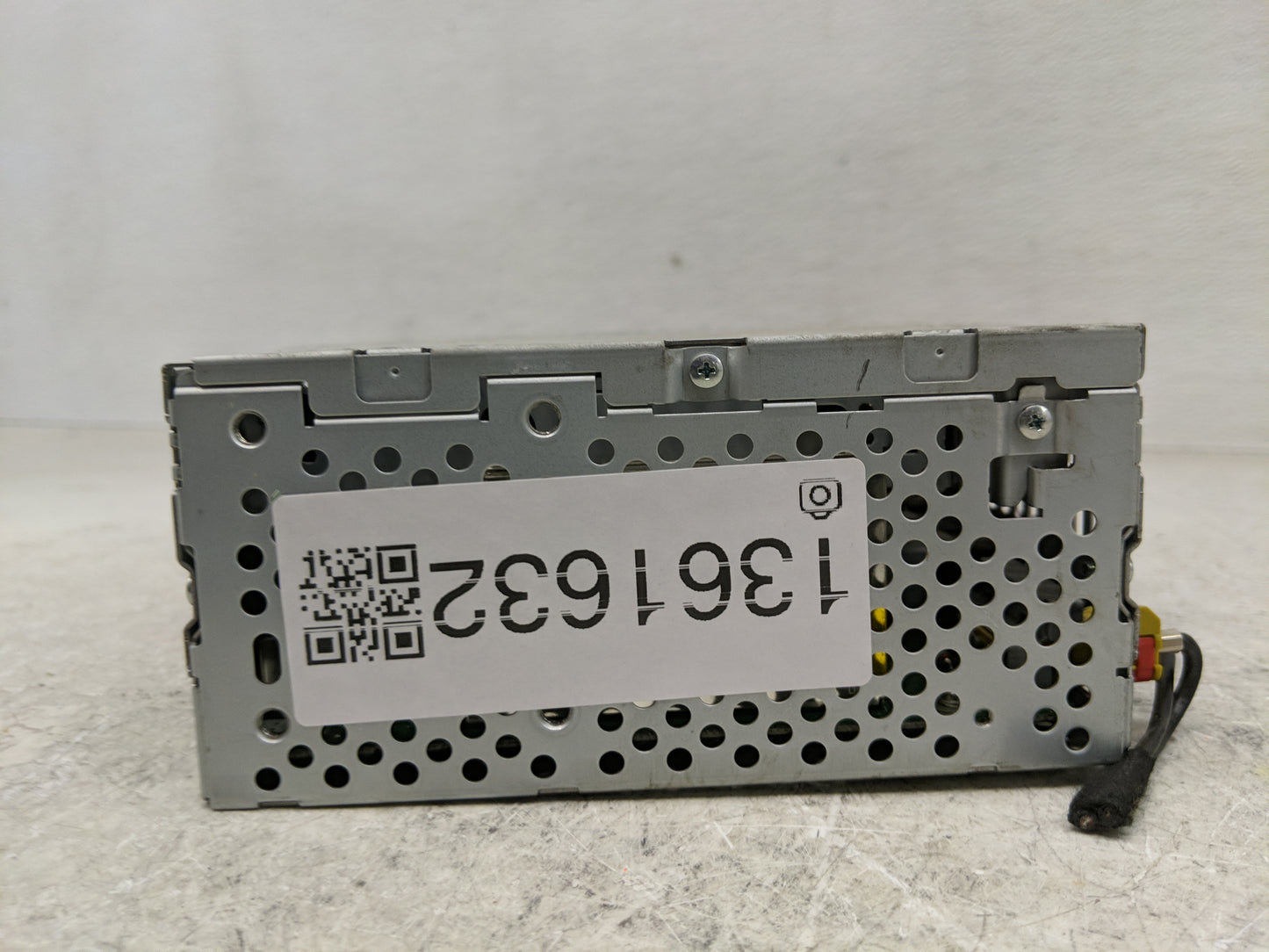 2011 Ford Explorer Radio AM FM Cd Player Receiver Replacement P/N:BB5T-19C107-CS Fits OEM Used Auto Parts - Oemusedautoparts