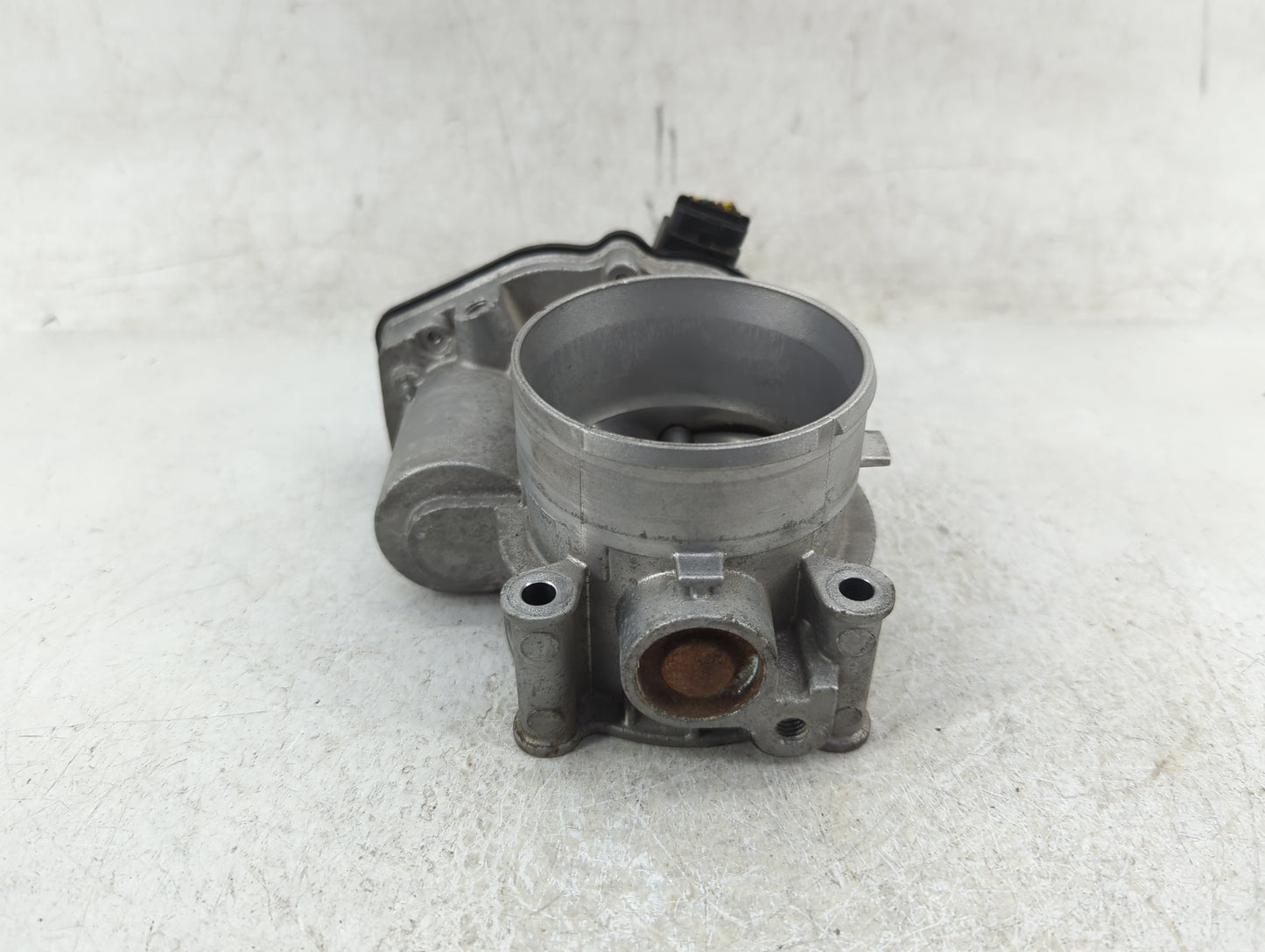 2011-2019 Ford Explorer Throttle Body P/N:AT4E-9F991-EL Fits Fits 2011 2012 2013 2014 2015 2016 2017 2018 2019 OEM Used Auto
