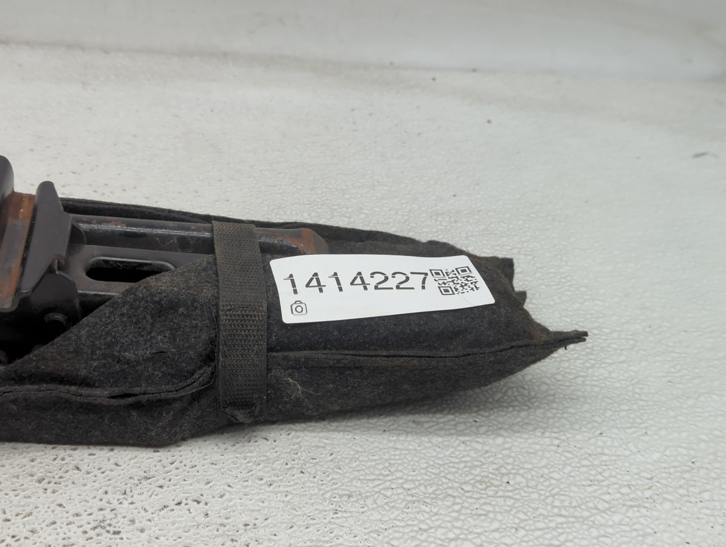 2011 Ford Explorer Spare Scissor Car Jack 1414227 - Oemusedautoparts1.com