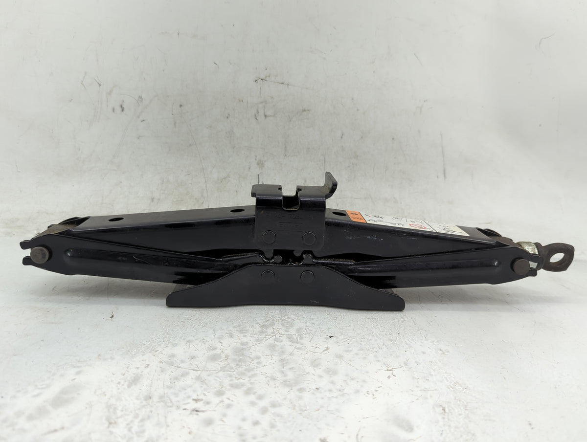 2011 Ford Explorer Spare Scissor Car Jack 1415283 - Oemusedautoparts1.com