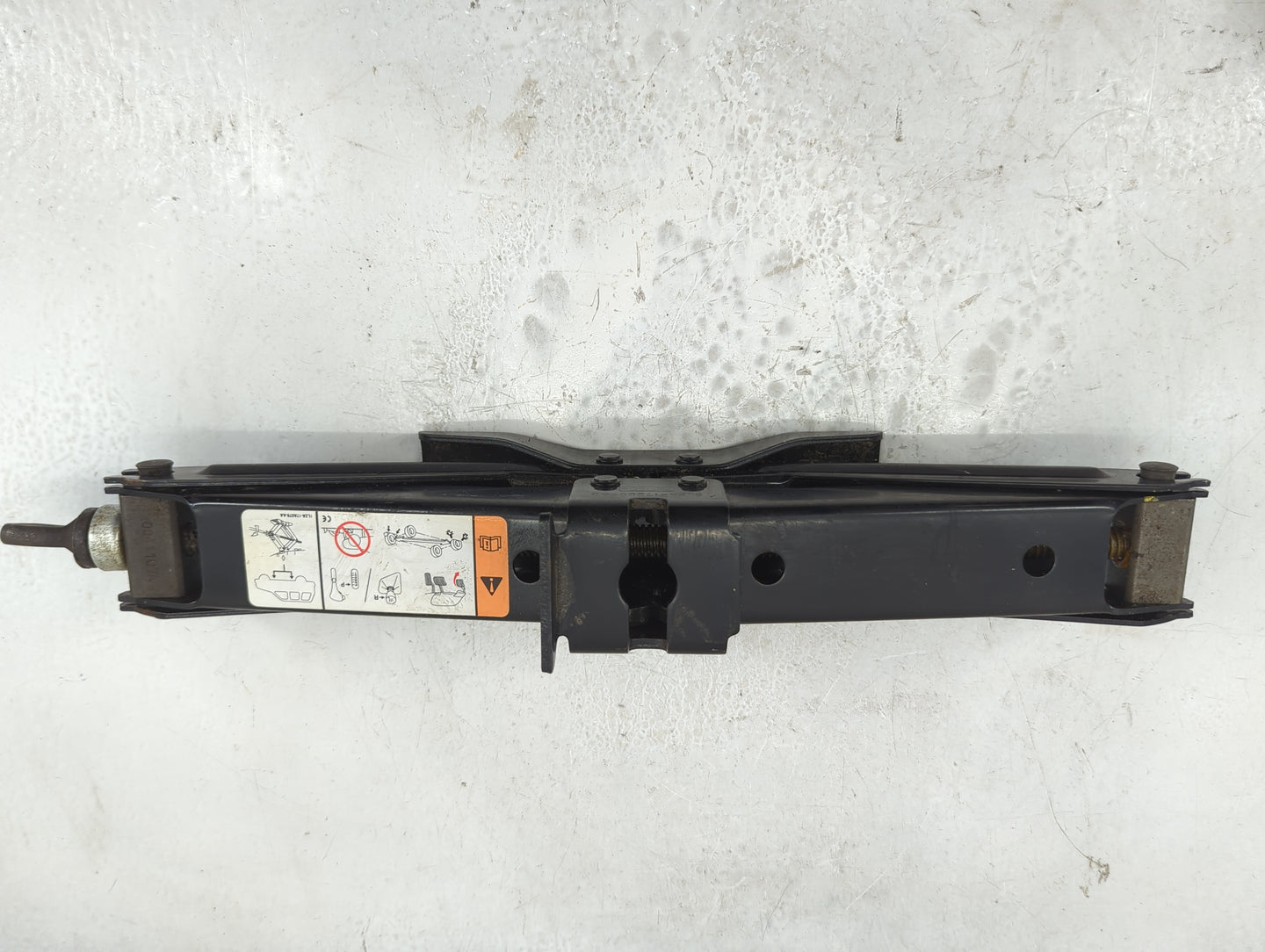 2011 Ford Explorer Spare Scissor Car Jack 1415283 - Oemusedautoparts1.com