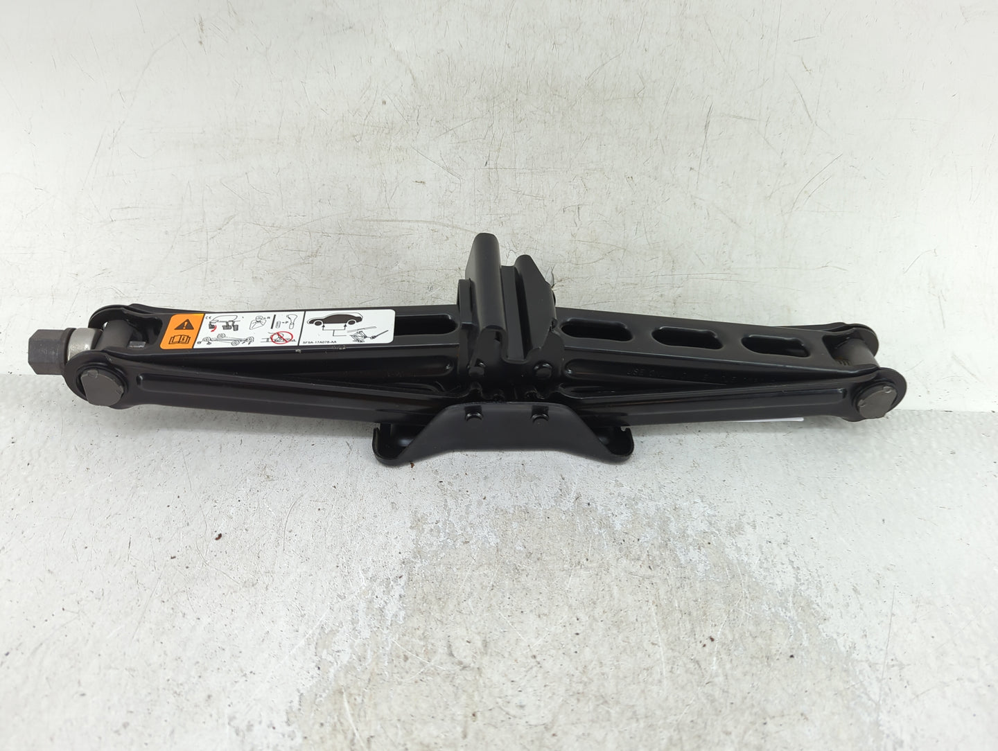 2011 Ford Explorer Spare Scissor Car Jack 1415294 - Oemusedautoparts1.com