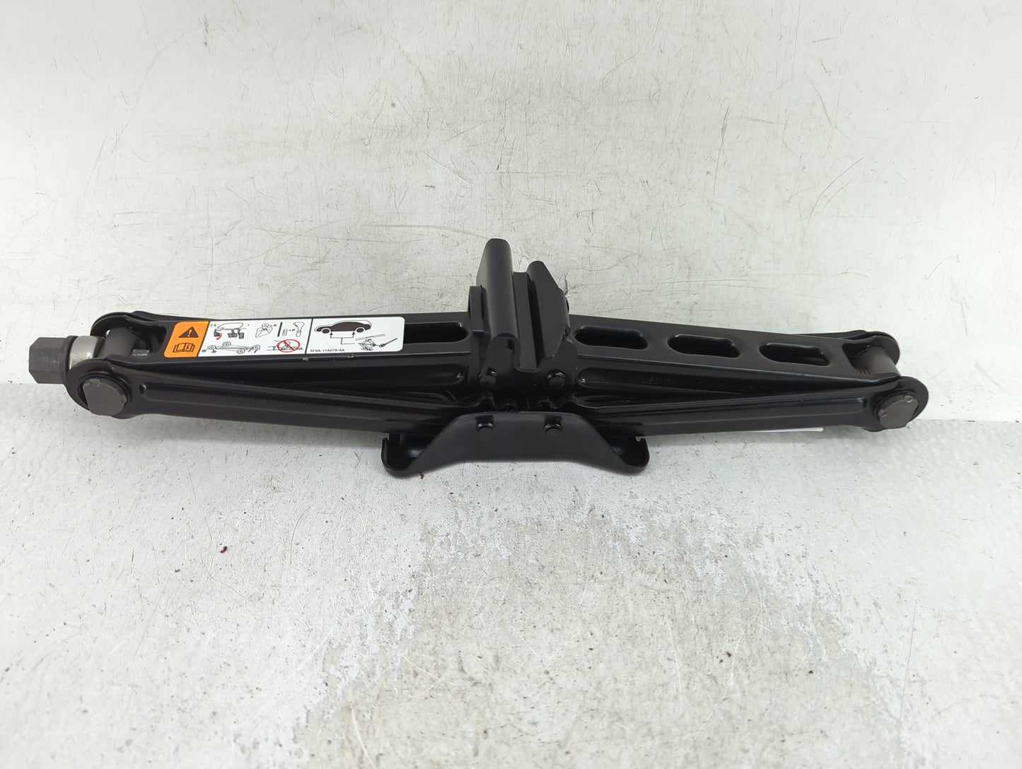 2011 Ford Explorer Spare Scissor Car Jack 1415294 - Oemusedautoparts1.com