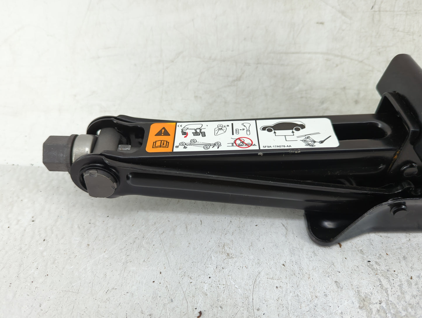 2011 Ford Explorer Spare Scissor Car Jack 1415294 - Oemusedautoparts1.com