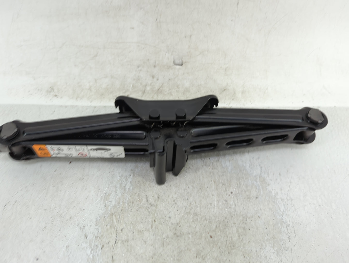 2011 Ford Explorer Spare Scissor Car Jack 1415294 - Oemusedautoparts1.com