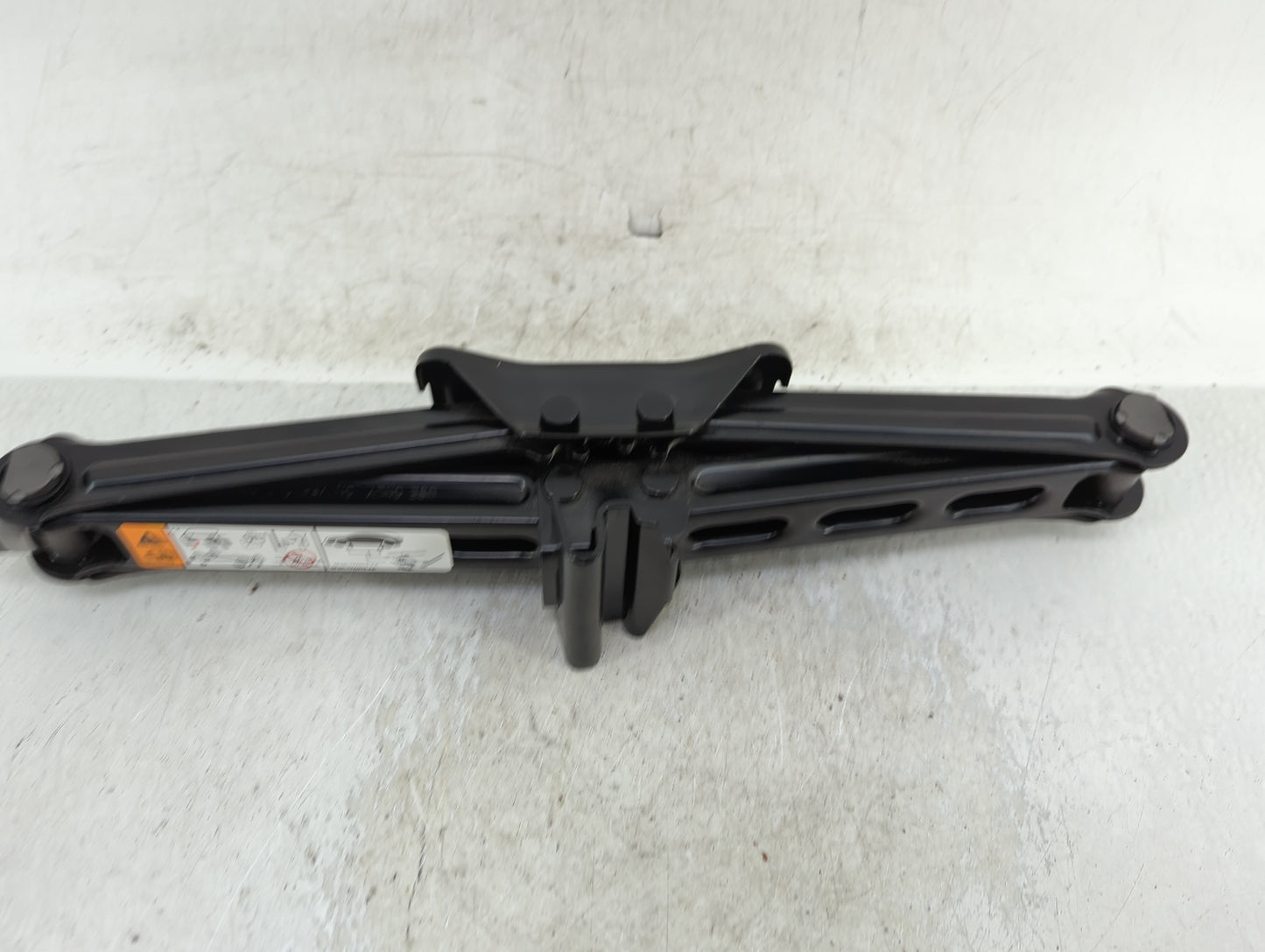 2011 Ford Explorer Spare Scissor Car Jack 1415294 - Oemusedautoparts1.com