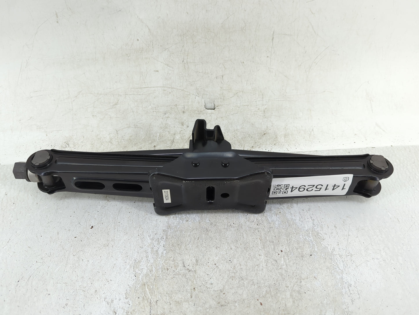 2011 Ford Explorer Spare Scissor Car Jack 1415294 - Oemusedautoparts1.com
