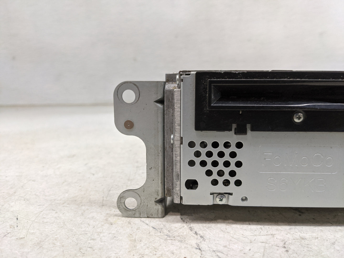 2011 Ford Explorer Radio AM FM Cd Player Receiver Replacement P/N:PU-3253L-P BB5T-19C107-CP, BB5T19C107CS, 276-0681-70 Fits 