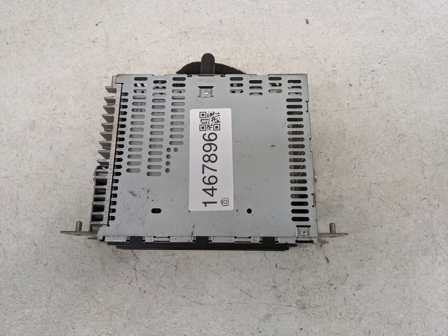 2011 Ford Explorer Radio AM FM Cd Player Receiver Replacement P/N:PU-3253L-P BB5T-19C107-CP, BB5T19C107CS, 276-0681-70 Fits 