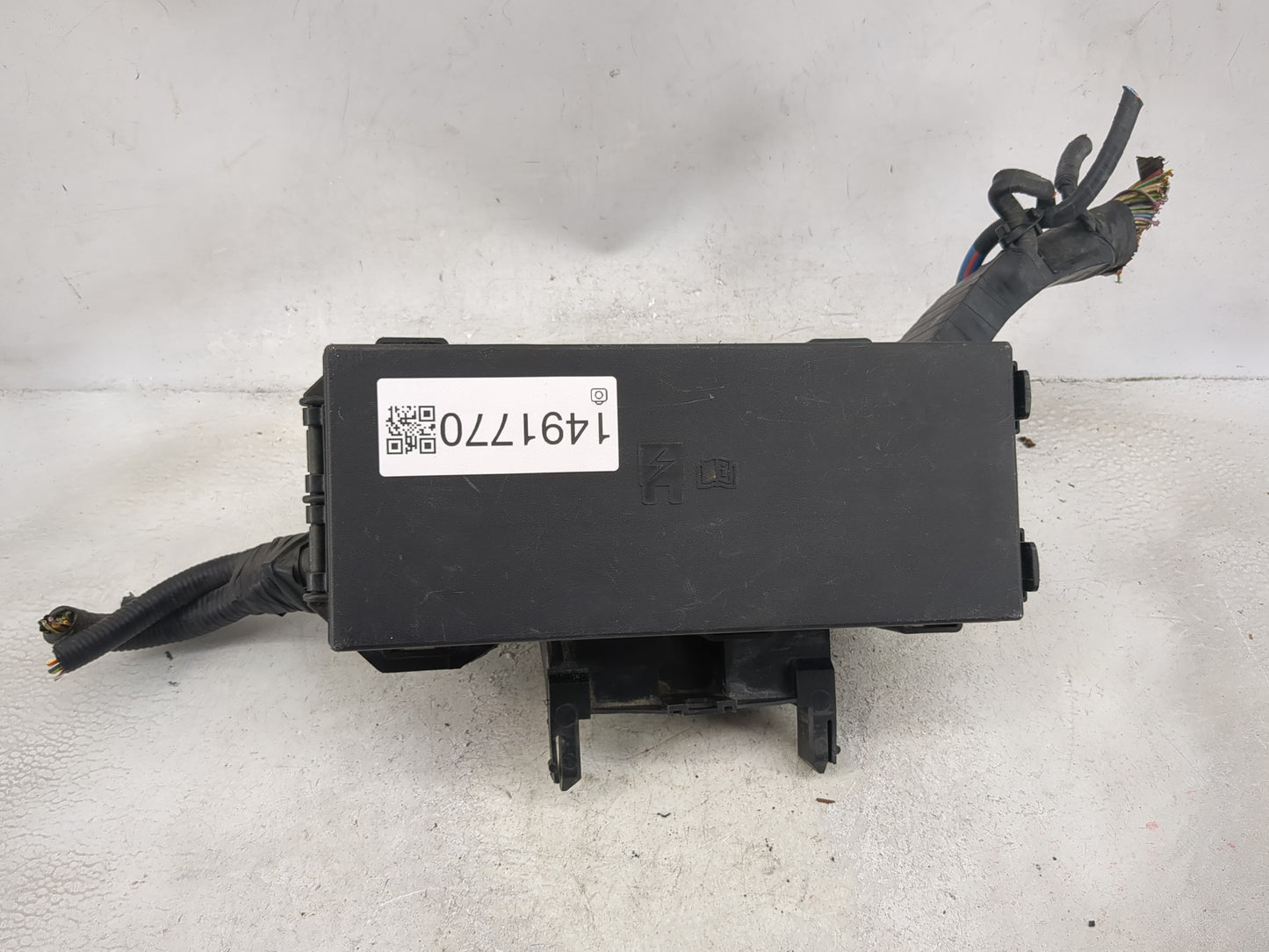 2011-2012 Ford Explorer Fusebox Fuse Box Panel Relay Module P/N:BT4T-14A003-AA 8T2T-CA, 8T2T-14B192-AA Fits Fits 2011 2012 O