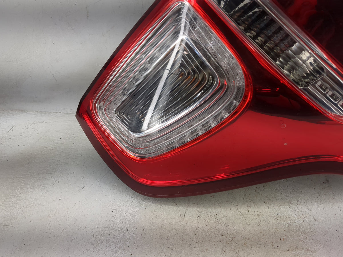 2011-2015 Ford Explorer Tail Light Assembly Passenger Right OEM P/N:BB53-13B504-A BB53-13404-A Fits Fits 2011 2012 2013 2014