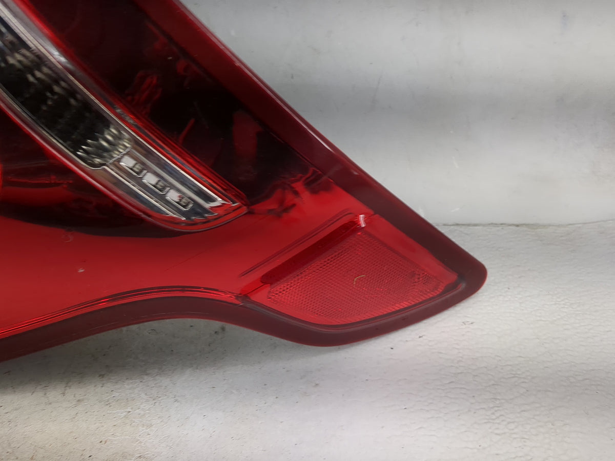 2011-2015 Ford Explorer Tail Light Assembly Passenger Right OEM P/N:BB53-13B504-A BB53-13404-A Fits Fits 2011 2012 2013 2014