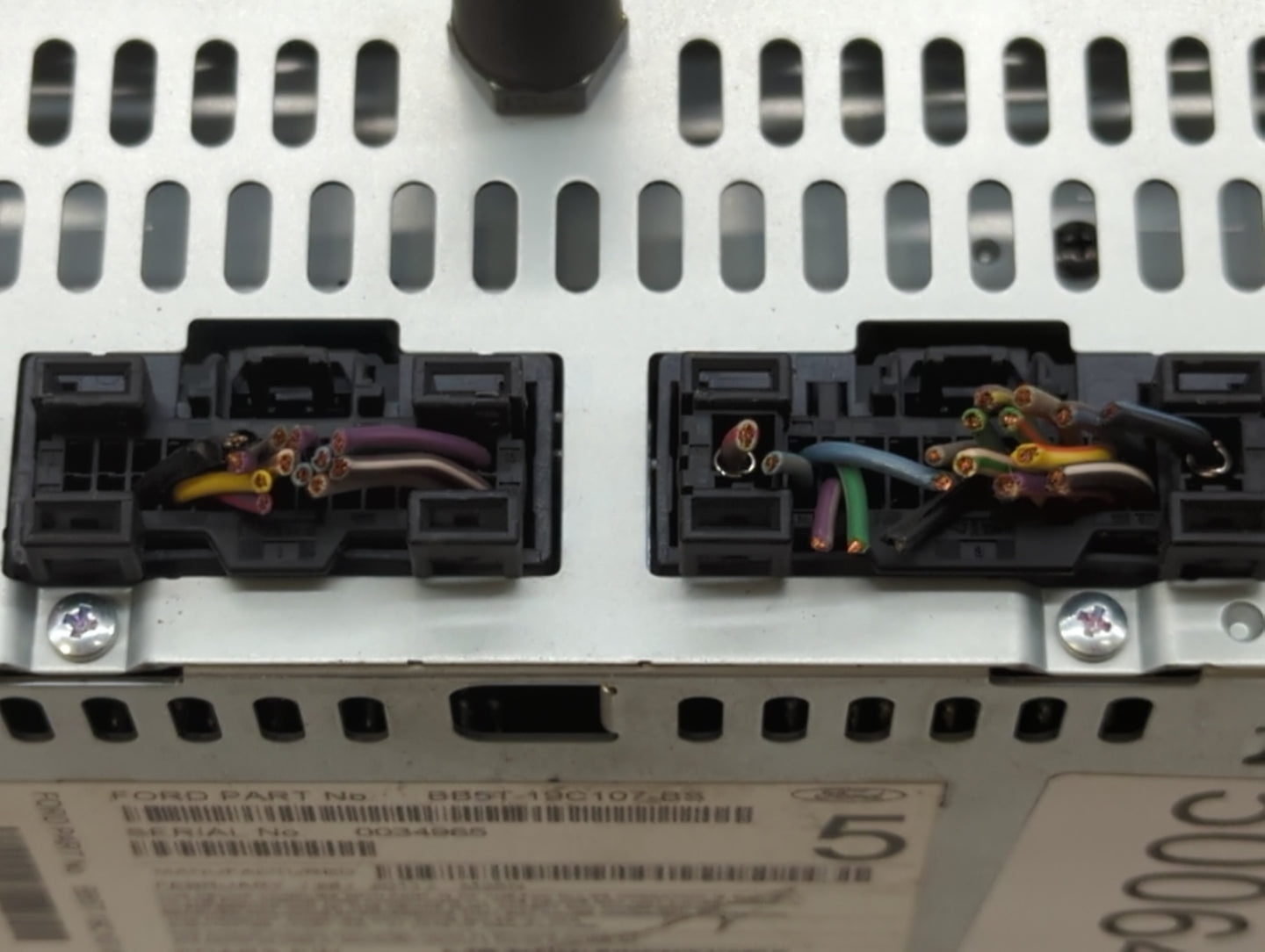 2011-2011 Ford Explorer Am Fm Cd Player Radio Receiver - Oemusedautoparts1.com
