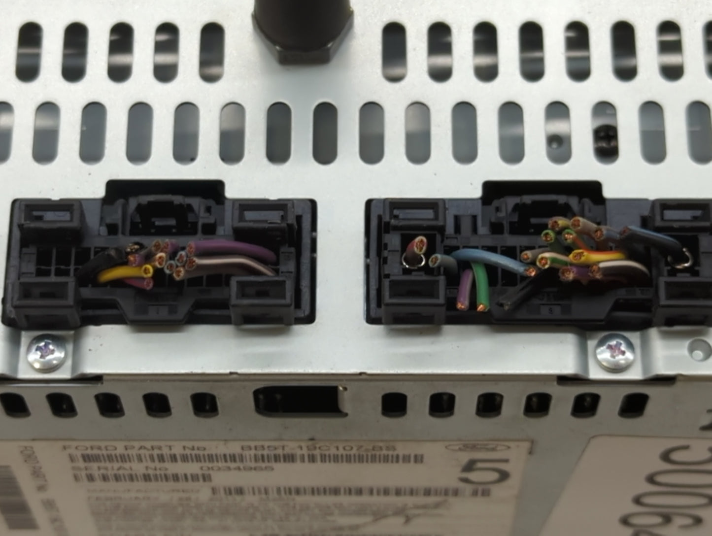 2011-2011 Ford Explorer Am Fm Cd Player Radio Receiver - Oemusedautoparts1.com