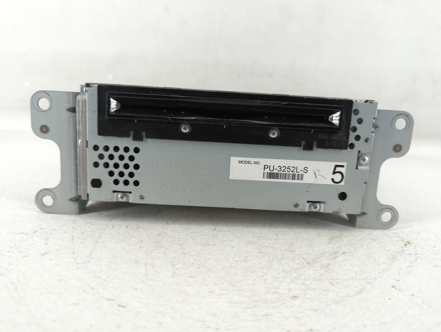 2011-2011 Ford Explorer Am Fm Cd Player Radio Receiver - Oemusedautoparts1.com