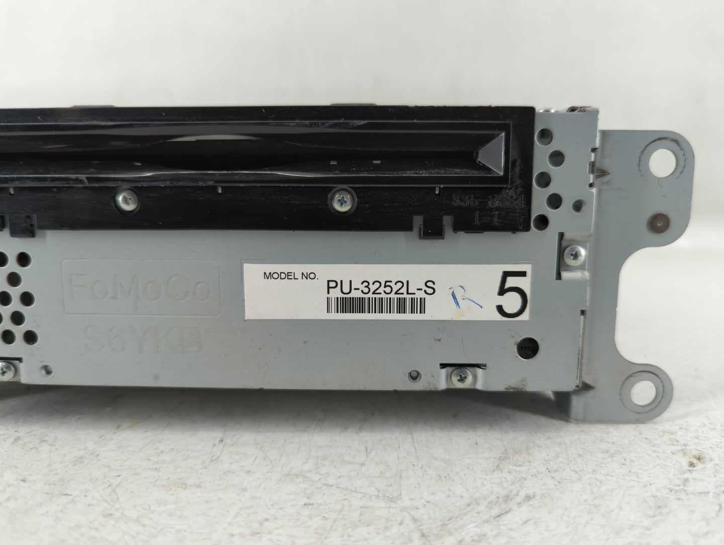 2011-2011 Ford Explorer Am Fm Cd Player Radio Receiver - Oemusedautoparts1.com