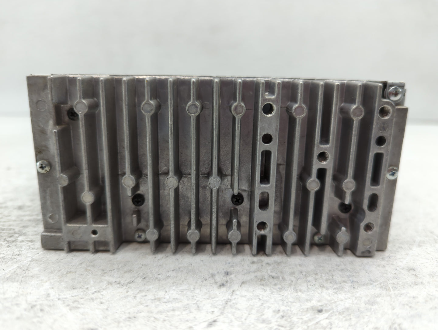 2011-2011 Ford Explorer Am Fm Cd Player Radio Receiver - Oemusedautoparts1.com