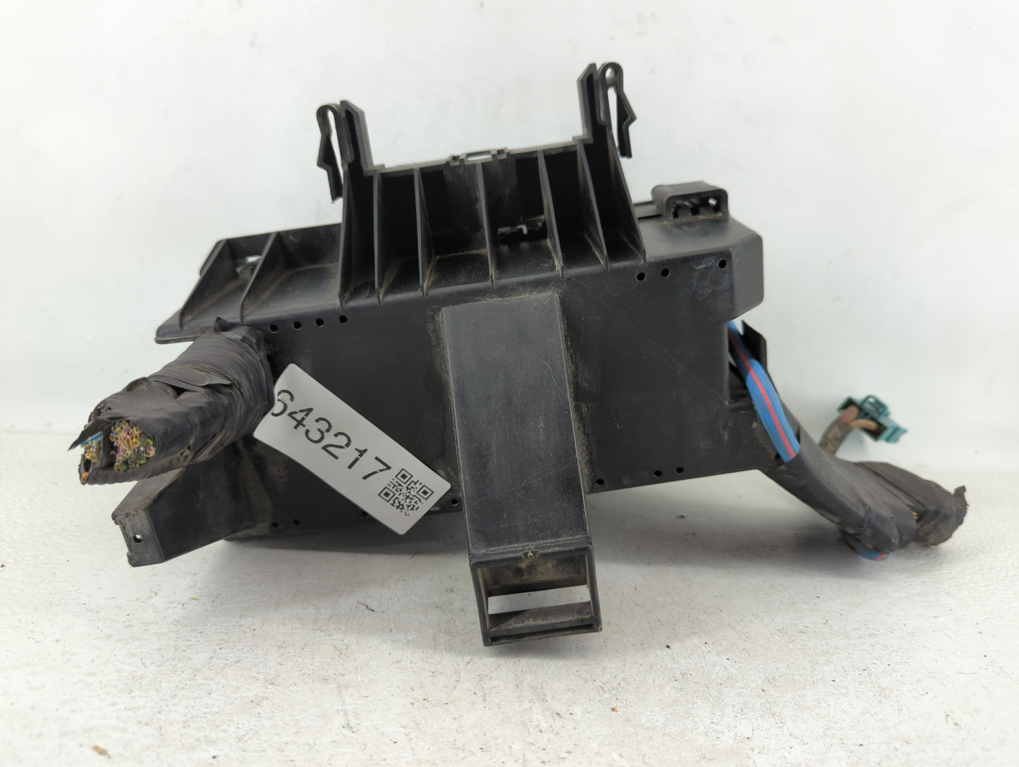 2011-2012 Ford Explorer Fusebox Fuse Box Panel Relay Module P/N:BT4T-14A003-AA Fits Fits 2011 2012 OEM Used Auto Parts - Oem