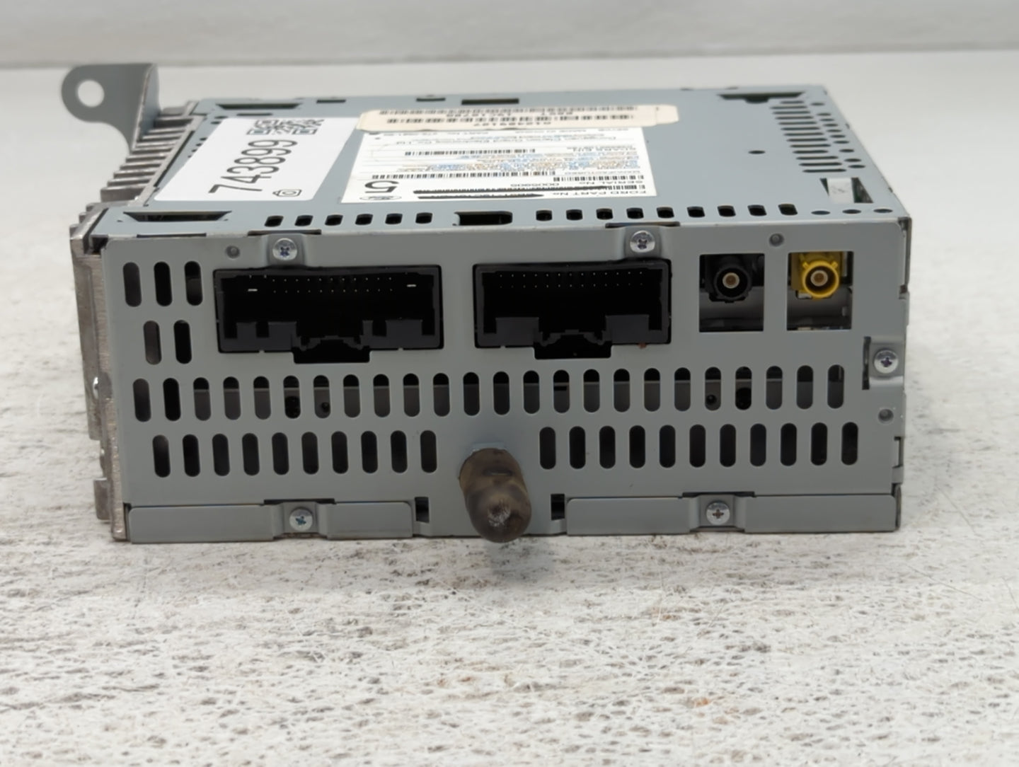 2011 Ford Explorer Radio AM FM Cd Player Receiver Replacement Fits OEM Used Auto Parts - Oemusedautoparts1.com