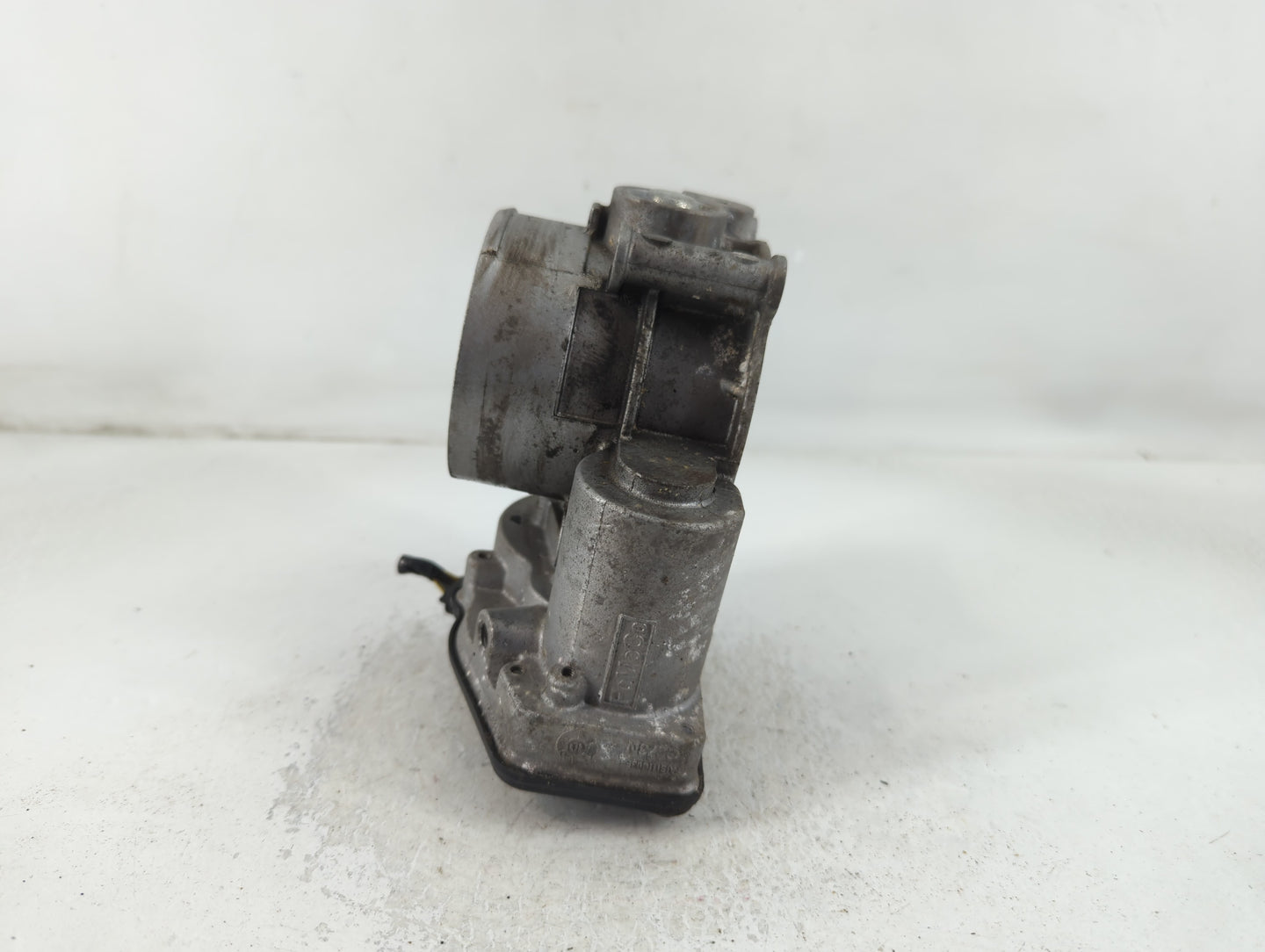 2011-2019 Ford Explorer Throttle Body P/N:J1030B-0130 Fits Fits 2011 2012 2013 2014 2015 2016 2017 2018 2019 OEM Used Auto P