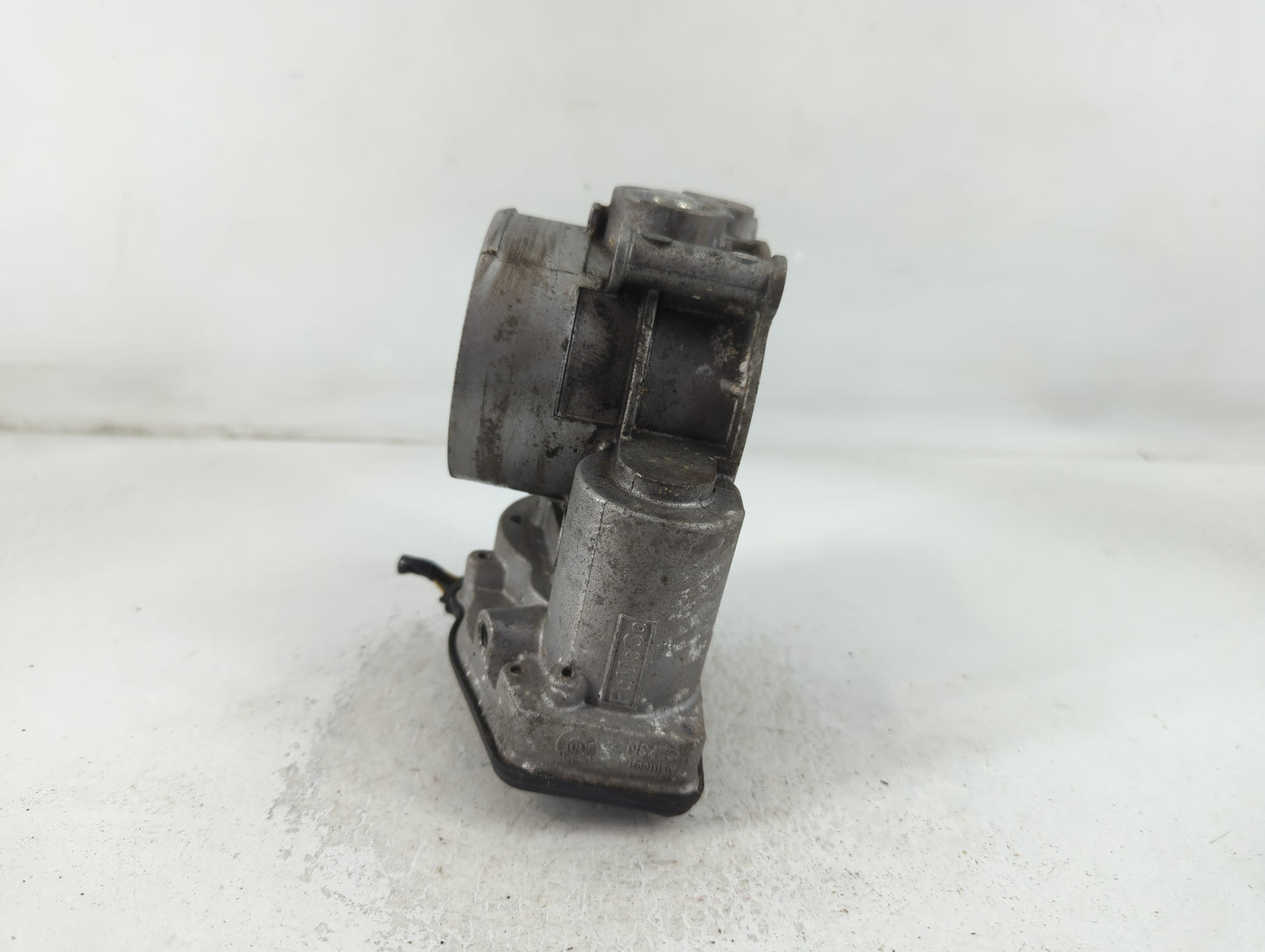 2011-2019 Ford Explorer Throttle Body P/N:J1030B-0130 Fits Fits 2011 2012 2013 2014 2015 2016 2017 2018 2019 OEM Used Auto P