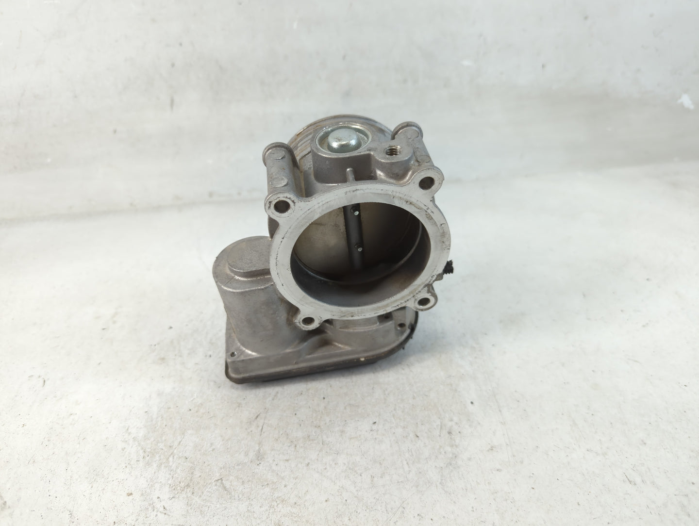 2011-2019 Ford Explorer Throttle Body P/N:AT4E-ED Fits Fits 2011 2012 2013 2014 2015 2016 2017 2018 2019 OEM Used Auto Parts