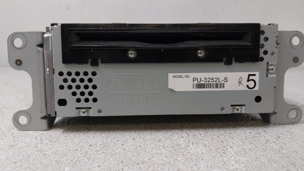 2011 Ford Explorer Radio AM FM Cd Player Receiver Replacement P/N:BB5T-19C107-BS BB5T-19C107-BS Fits OEM Used Auto Parts - O