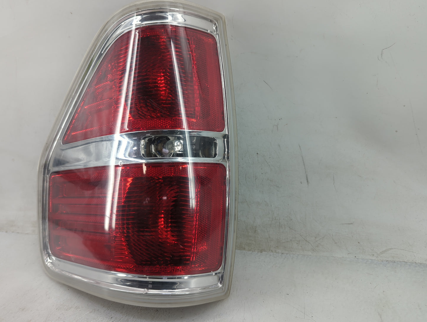 2009-2014 Ford F-150 Tail Light Assembly Passenger Right OEM Fits Fits 2009 2010 2011 2012 2013 2014 OEM Used Auto Parts - O