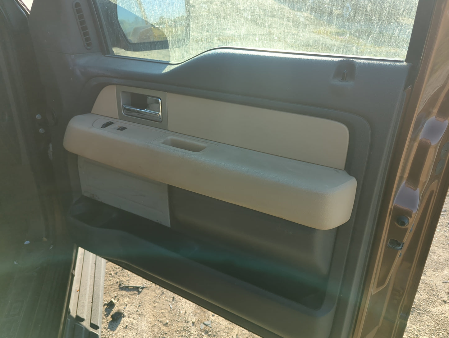 2011 Ford F-150 Front Right Passenger Interior Door Panel Trim 1164137 - Oemusedautoparts1.com