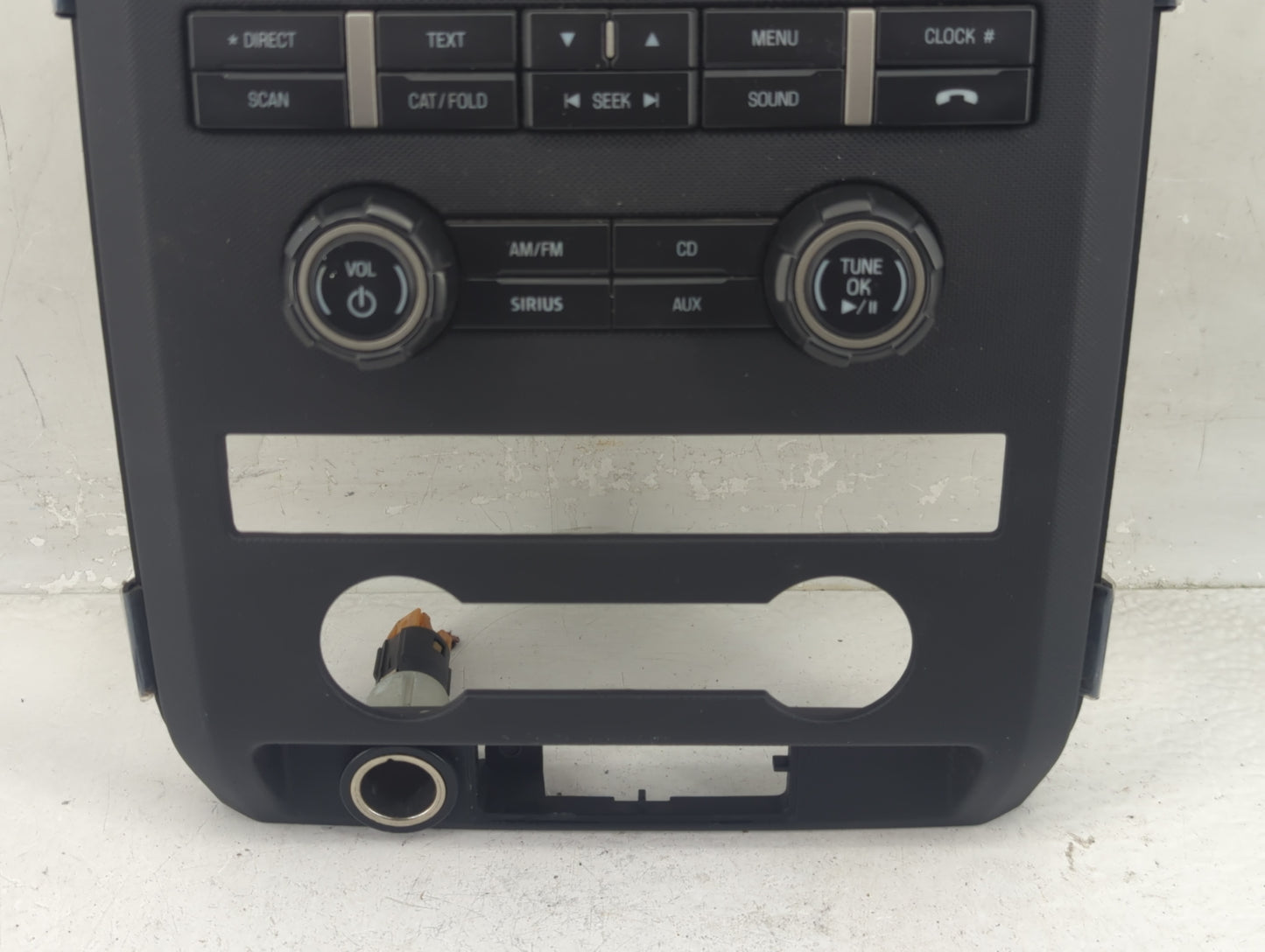 2011-2011 Ford F-150 Radio Control Panel 1291869 - Oemusedautoparts1.com