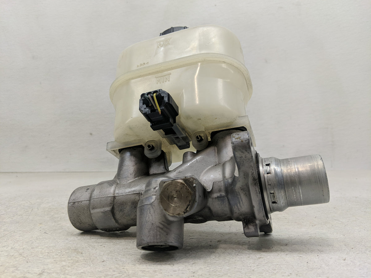 2011-2013 Ford F-150 Brake Master Cylinder 1302374 - Oemusedautoparts1.com