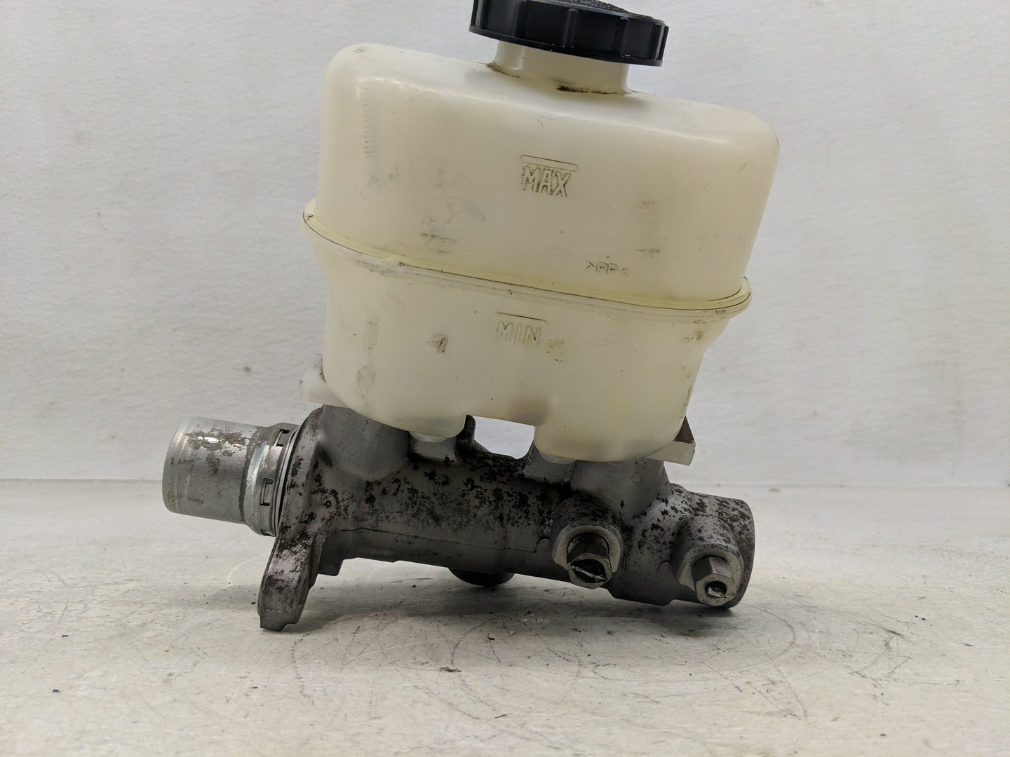 2011-2013 Ford F-150 Brake Master Cylinder - Oemusedautoparts1.com