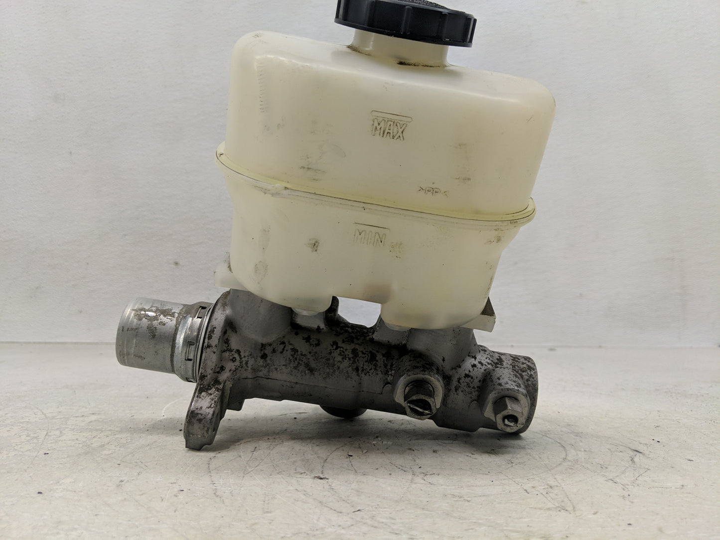 2011-2013 Ford F-150 Brake Master Cylinder - Oemusedautoparts1.com